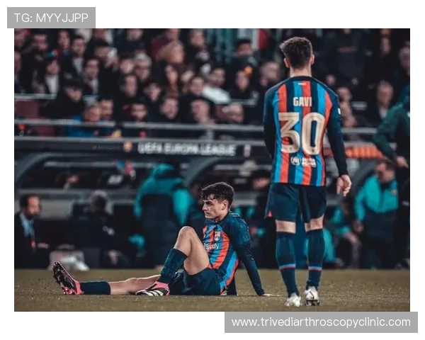 范巴斯滕批评德容表现平庸称其应学习佩德里提升团队作用